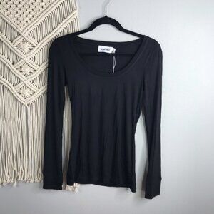 LINE & DOT BLACK SCOOP NECK LONG SLEEVE TEE NWT S
